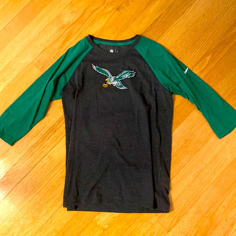 Philly eagles top with vintage eagle - Picture 1 of 4